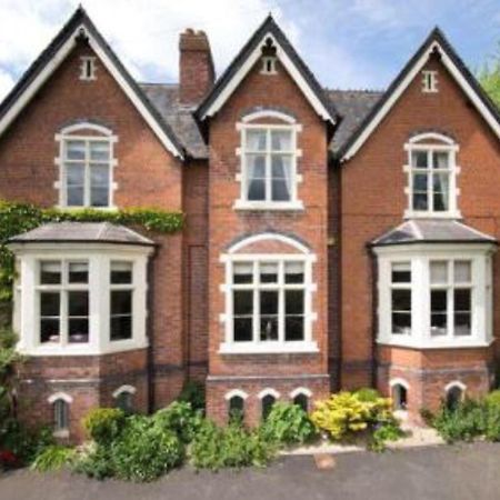 Burleigh House B And B Bed and Breakfast Tenbury Εξωτερικό φωτογραφία