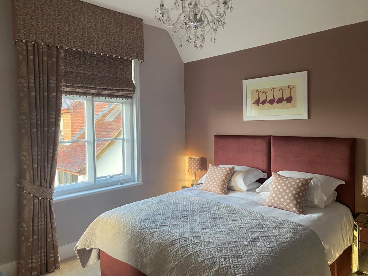 Burleigh House B And B Bed and Breakfast Tenbury Εξωτερικό φωτογραφία