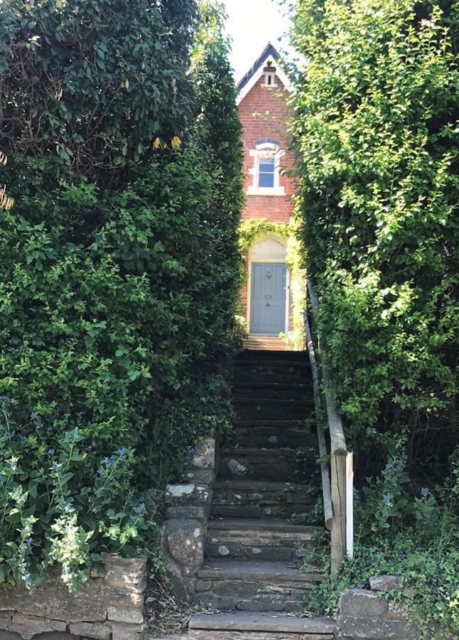 Burleigh House B And B Bed and Breakfast Tenbury Εξωτερικό φωτογραφία