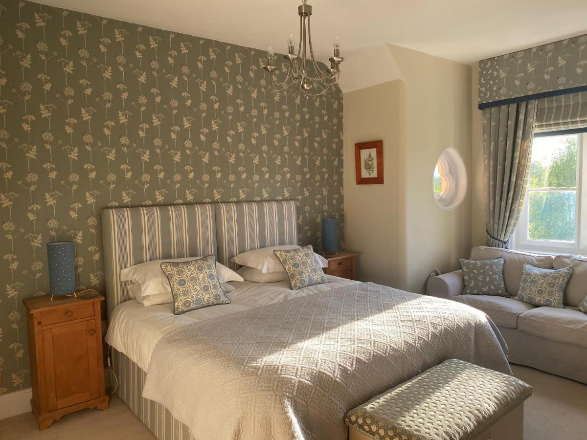 Burleigh House B And B Bed and Breakfast Tenbury Εξωτερικό φωτογραφία