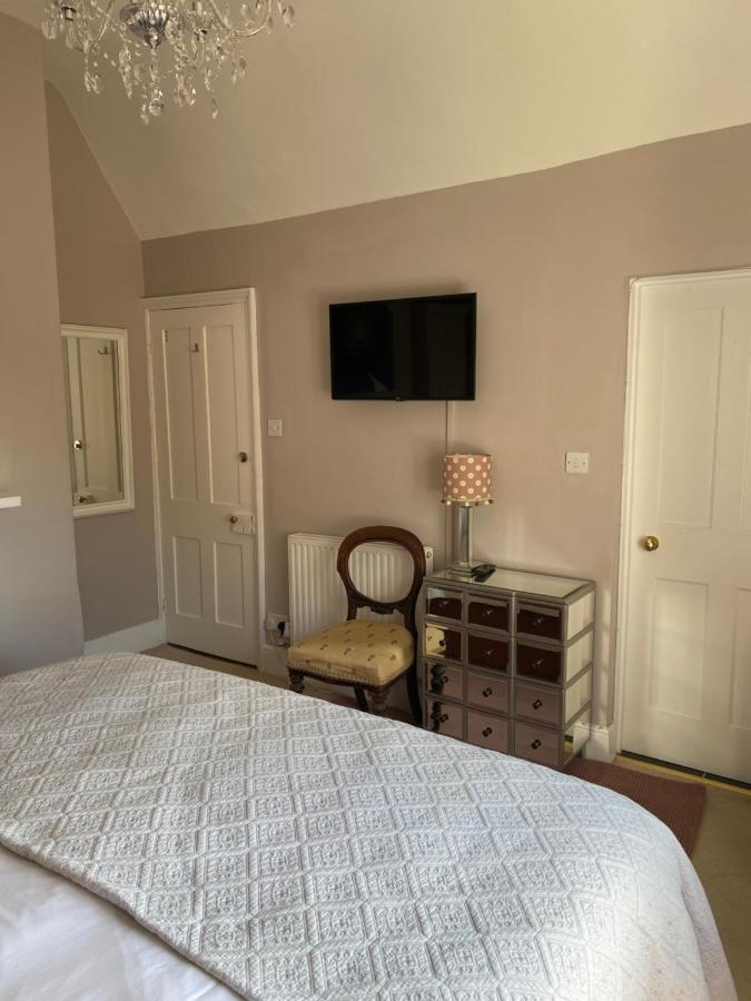 Burleigh House B And B Bed and Breakfast Tenbury Εξωτερικό φωτογραφία