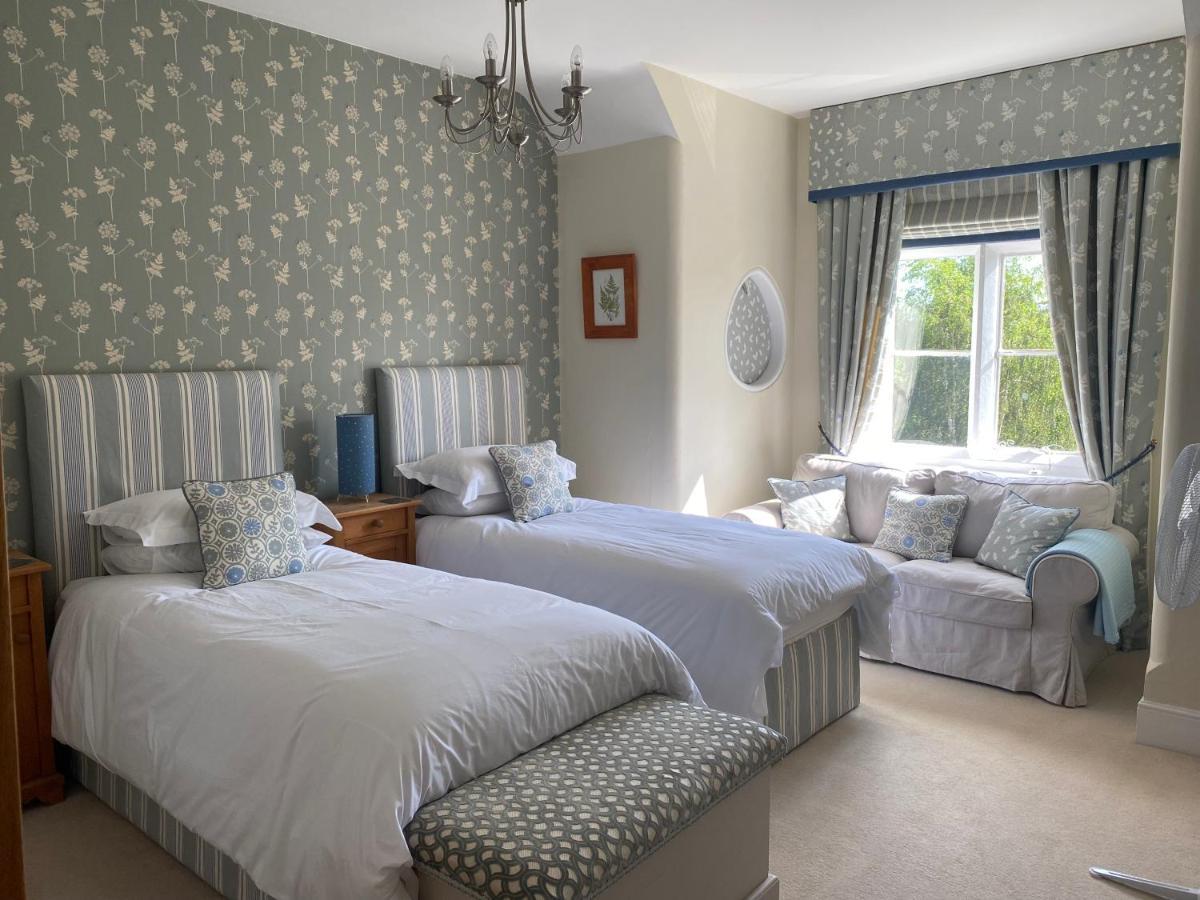 Burleigh House B And B Bed and Breakfast Tenbury Εξωτερικό φωτογραφία